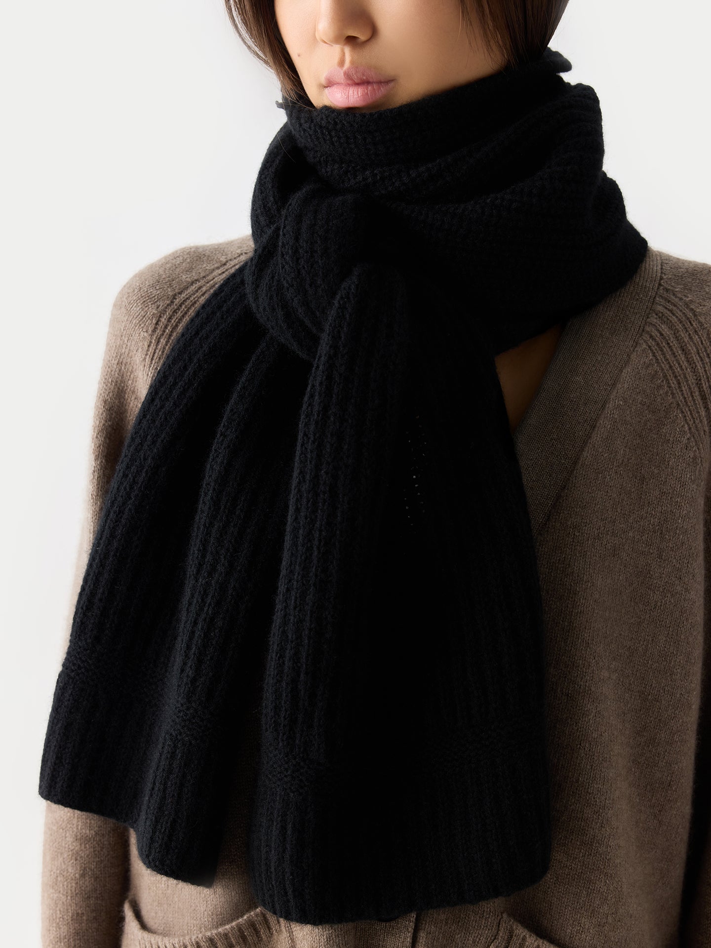 Wide Rib Knit Scarf Black - Gobi Cashmere