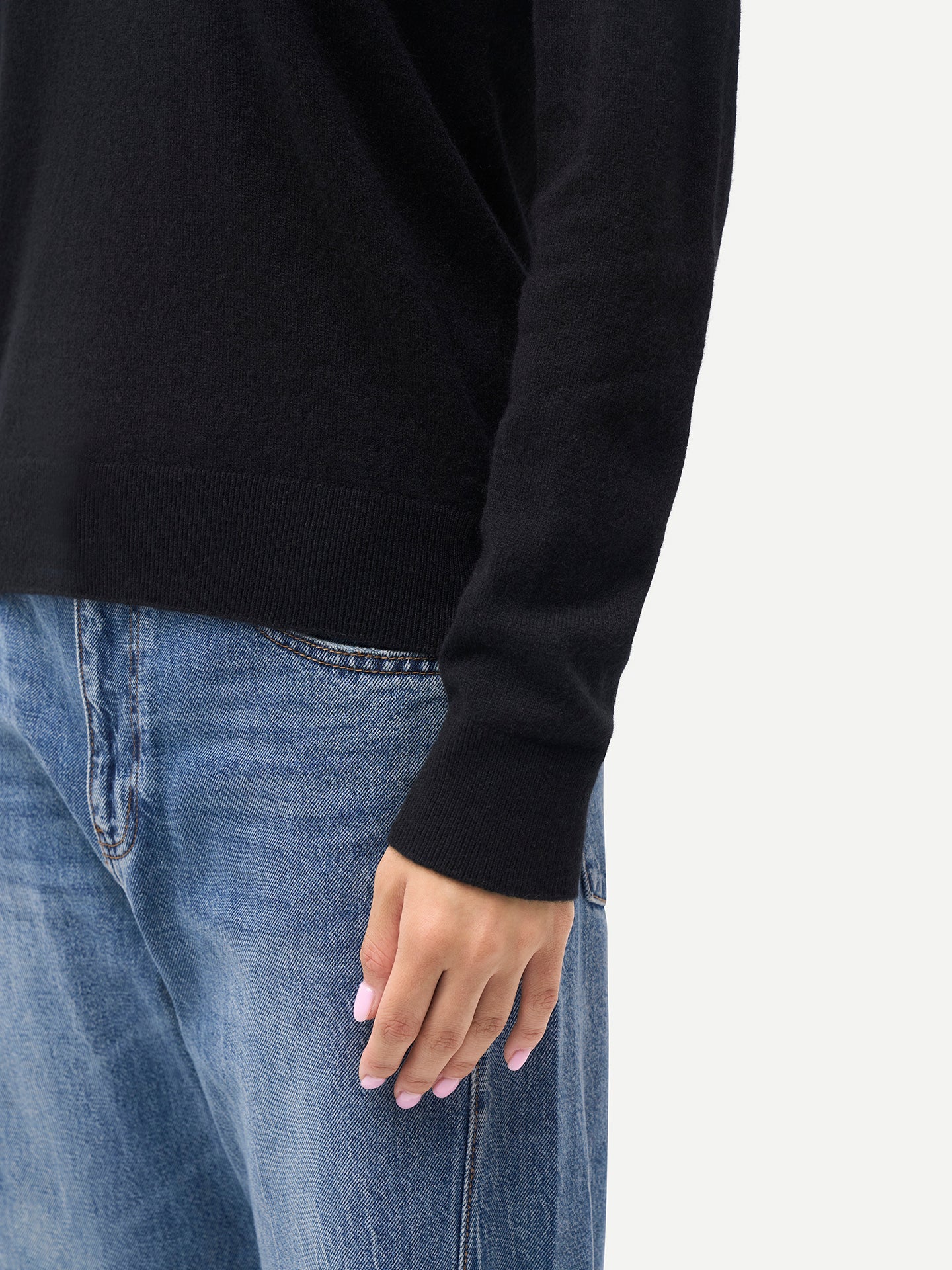 Women's Classic Cashmere V-Neck Sweater Black | GOBI Cashmere