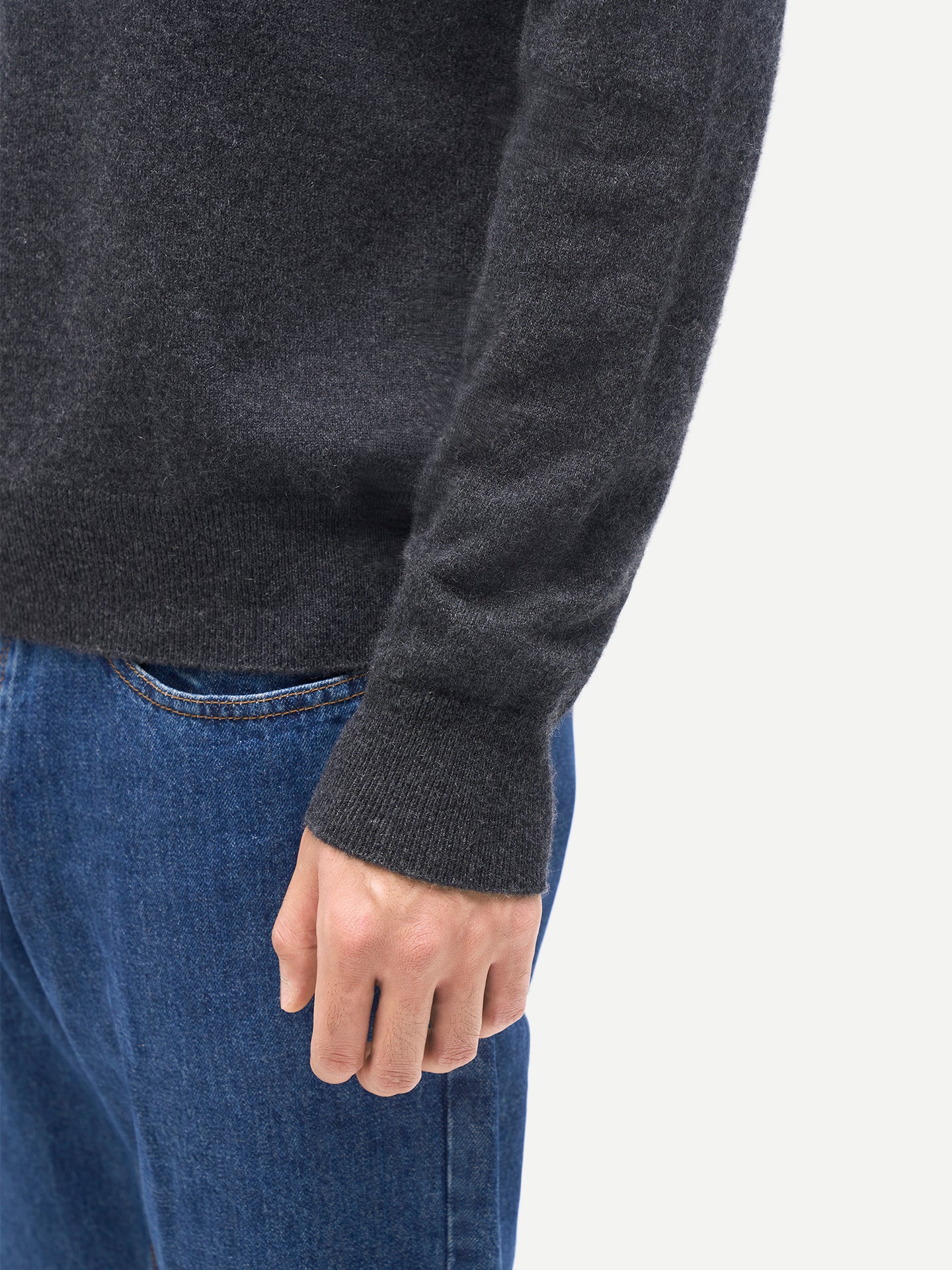 Essential Turtleneck Cashmere Sweater