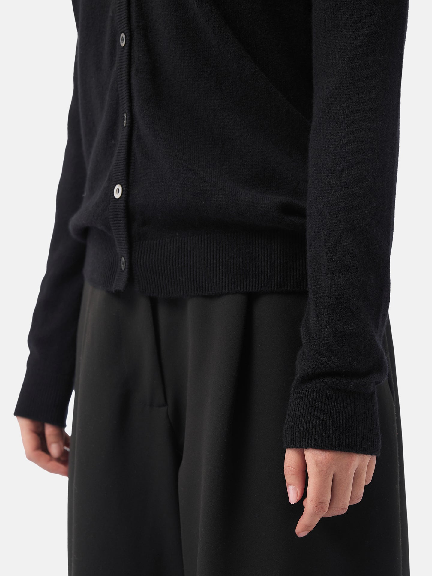 Essential Cashmere V-Neck Cardigan Black - Gobi Cashmere
