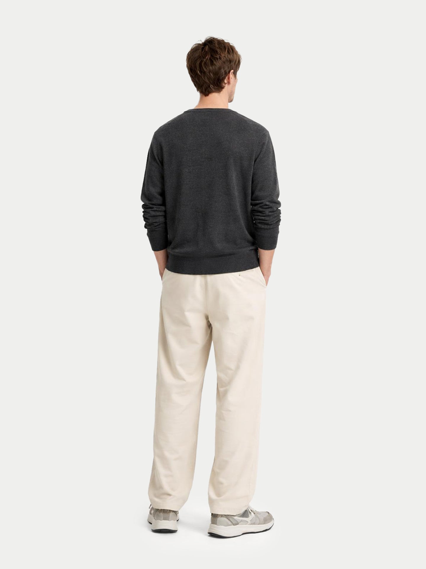 Essential Cashmere V-Neck Sweater