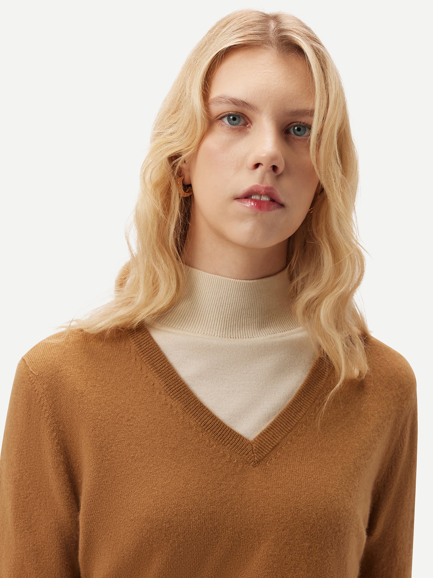 Women's Basic Cashmere V-Neck Sweater Almond - Gobi Cashmere