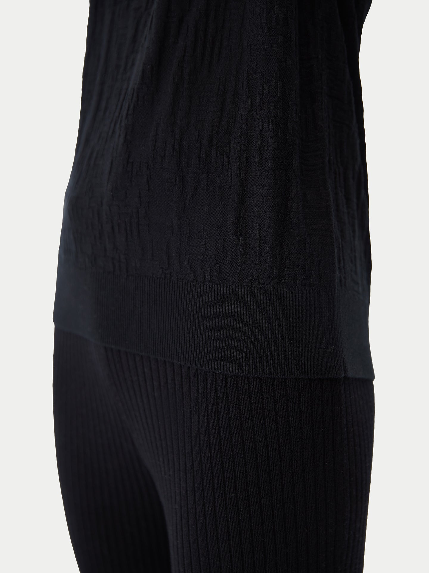 Women's Silk Cashmere T-Shirt Black - Gobi Cashmere