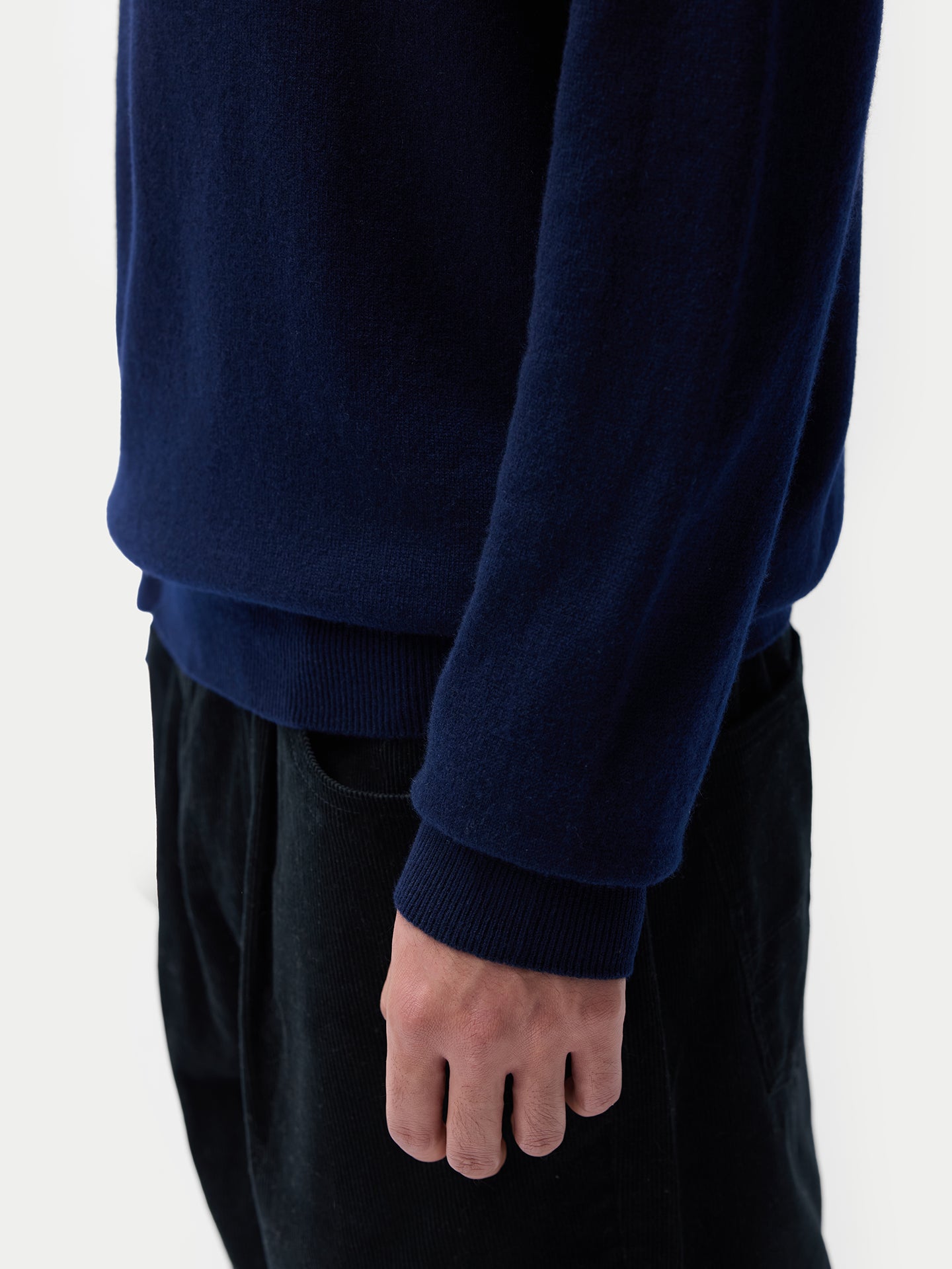 Essential Cashmere Turtle Neck Sweater