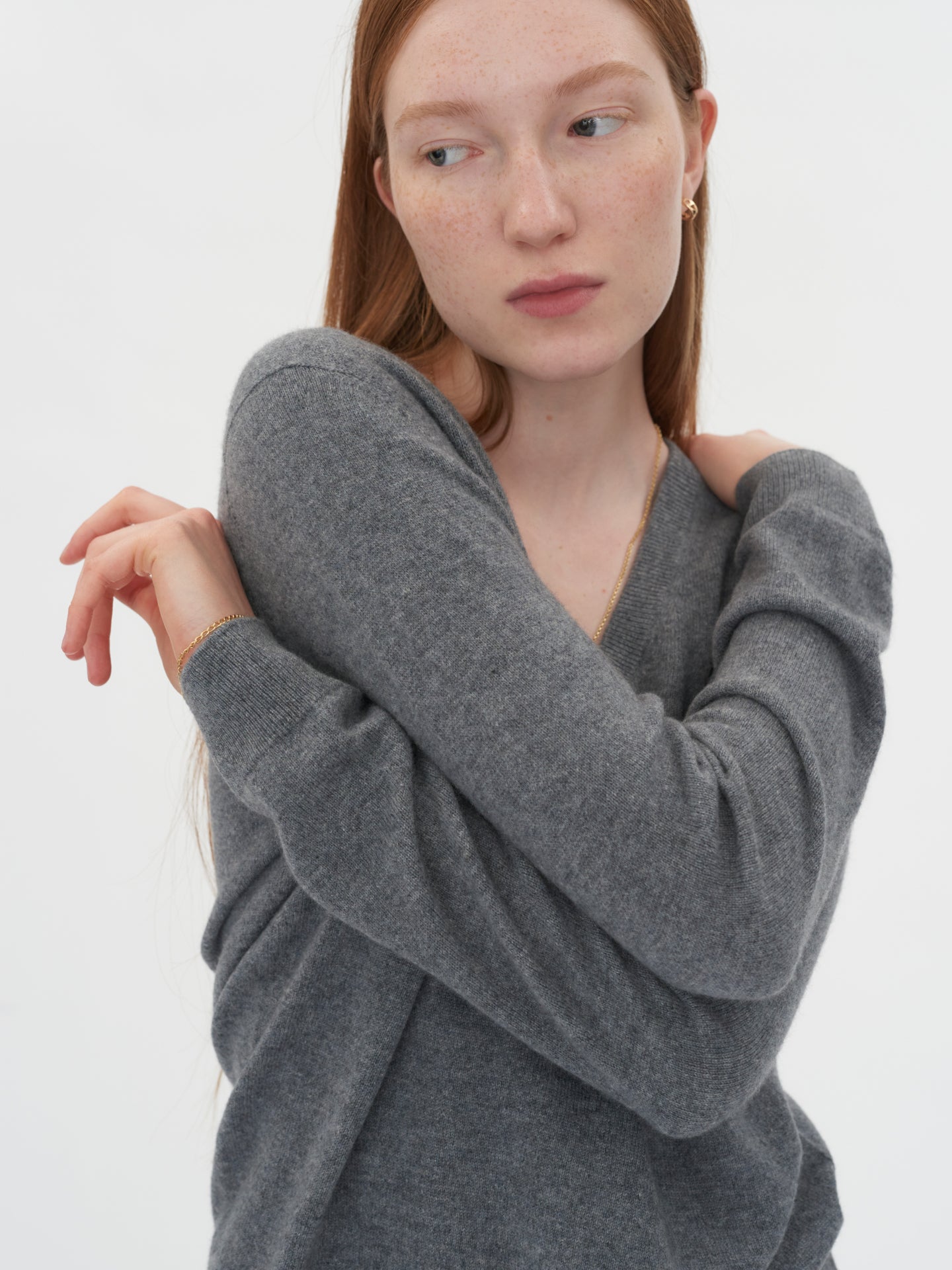 Women's Cashmere V-Neck Sweater Dim Gray - Gobi Cashmere