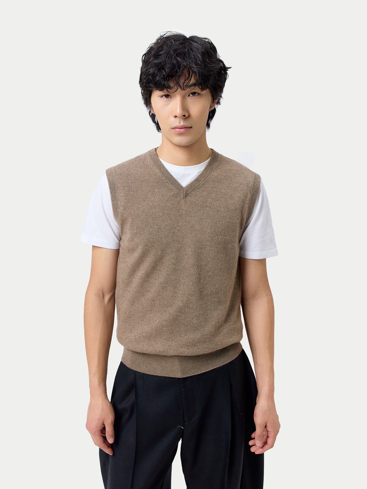 Timeless V-Neck Cashmere Vest Taupe - Gobi Cashmere