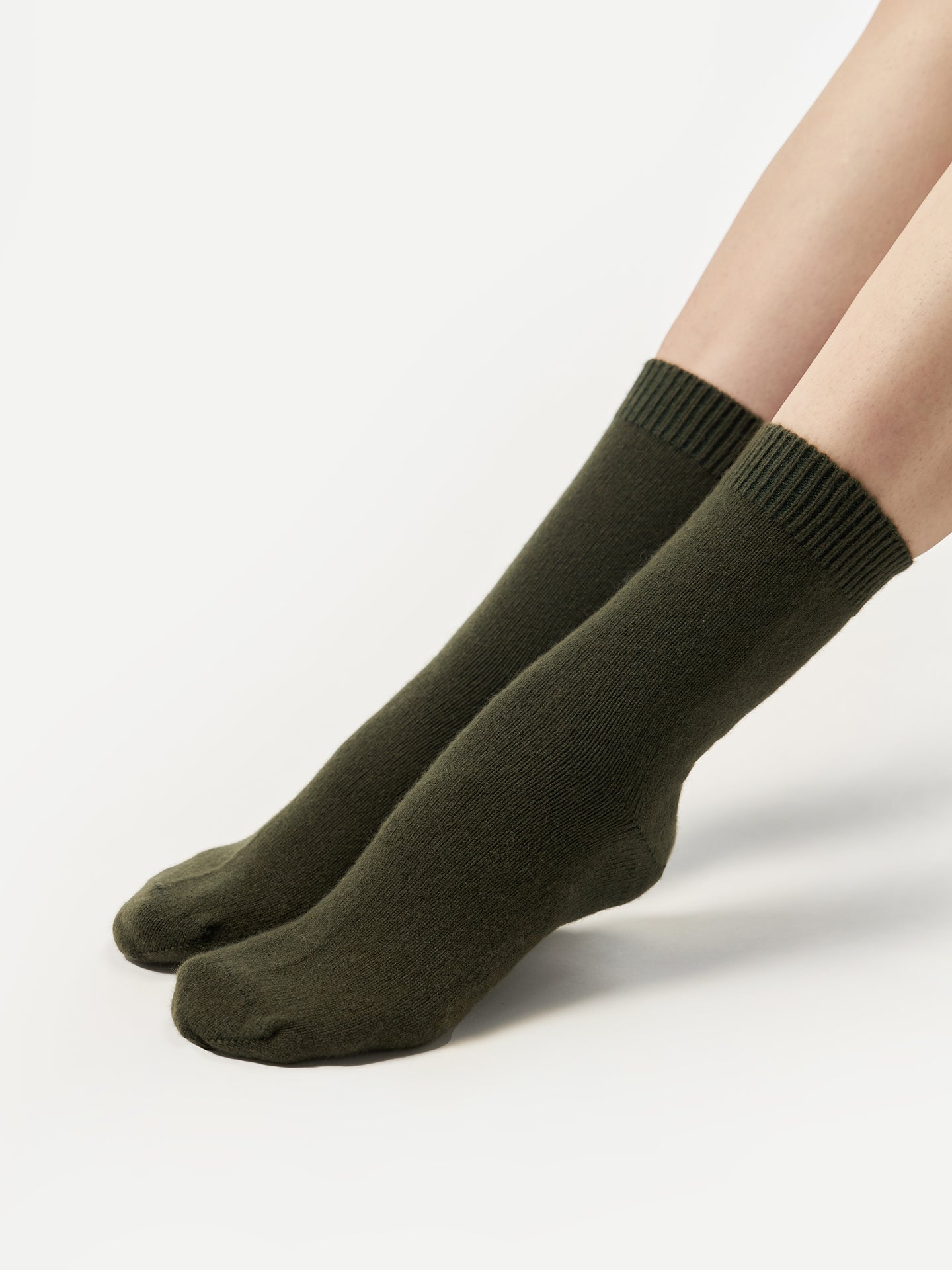 Unisex Cashmere Rib Knit Bed Socks Capulet Olive - Gobi Cashmere