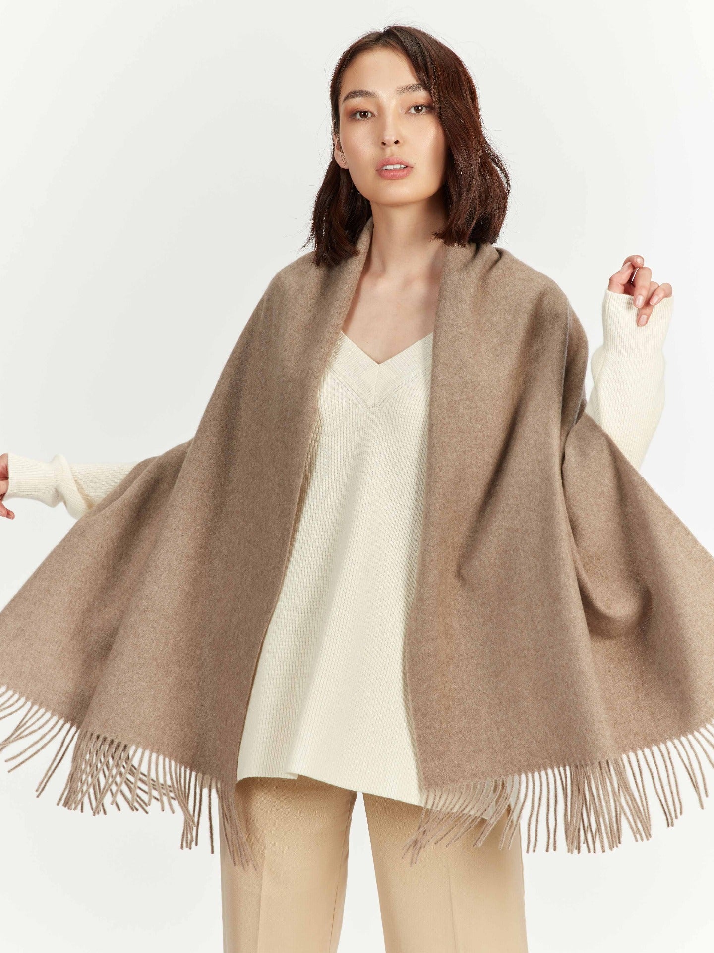 Barevný organický šátek s třásněmi