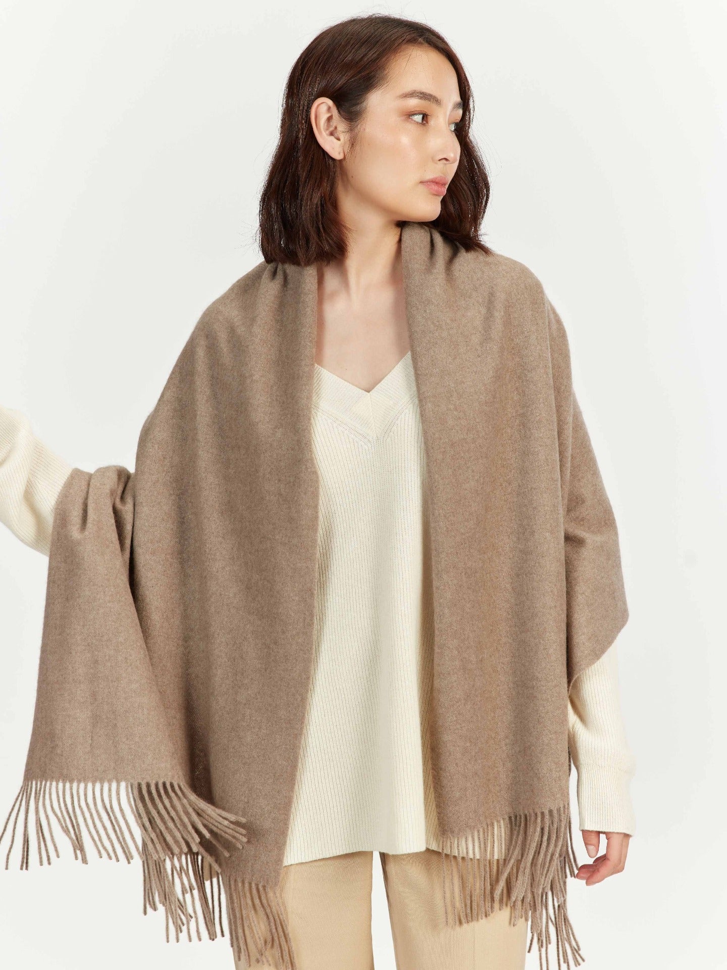 Barevný organický šátek s třásněmi