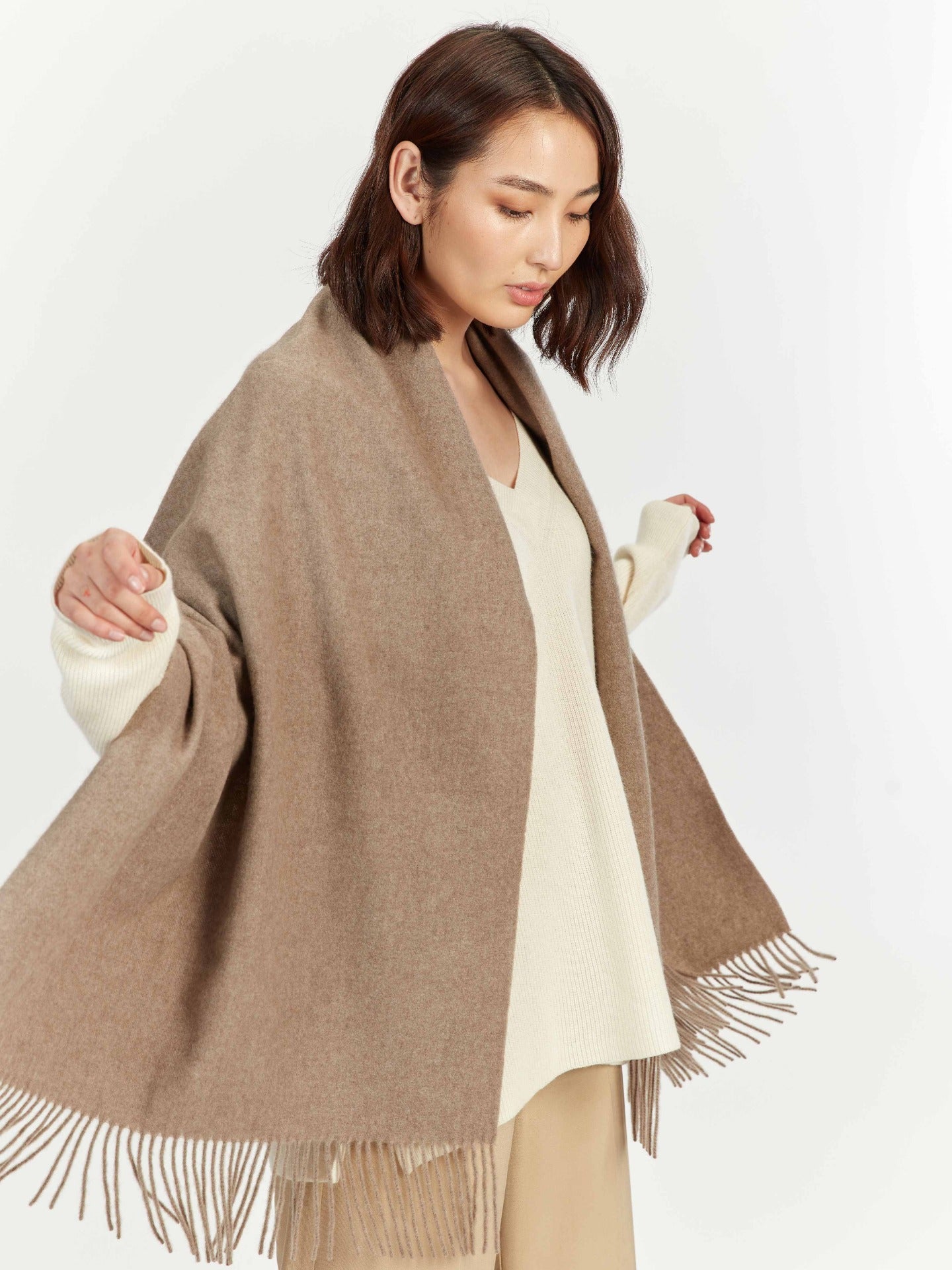 Barevný organický šátek s třásněmi