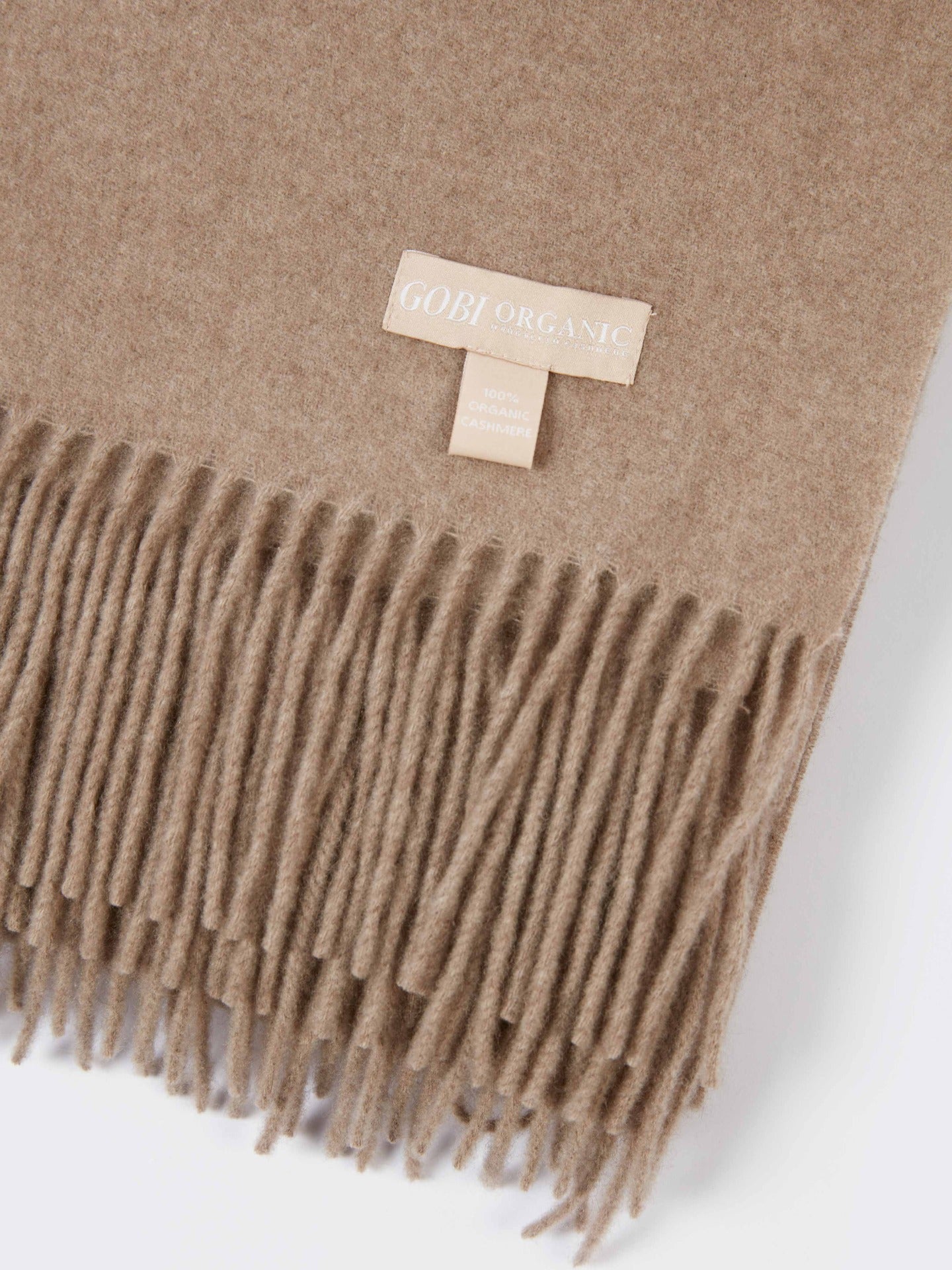 Barevný organický šátek s třásněmi