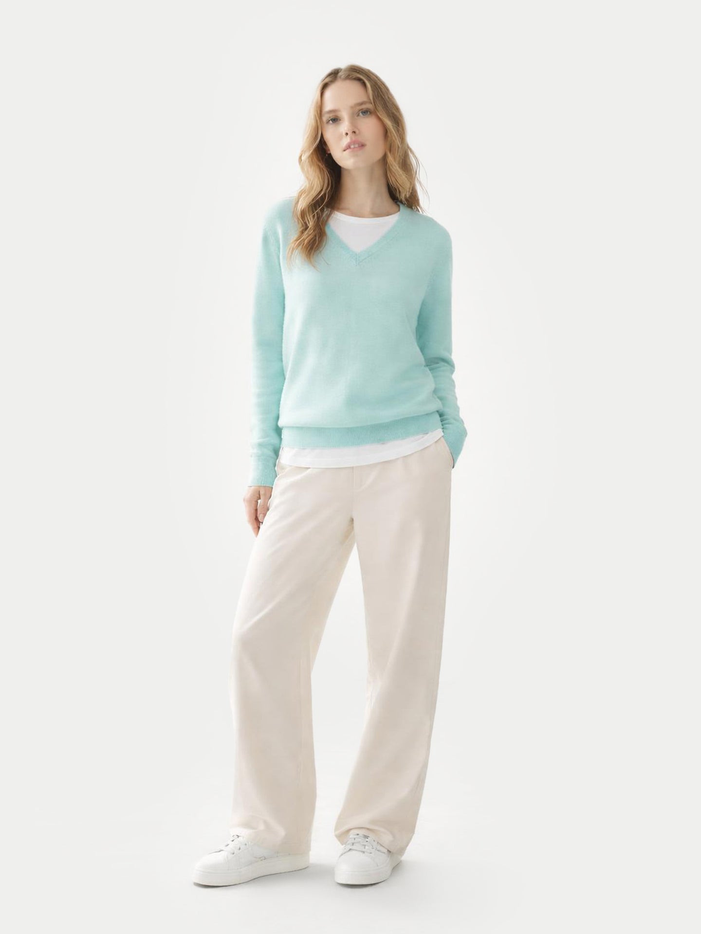 Essential Cashmere V-Neck Sweater Blue Glass - Gobi Cashmere