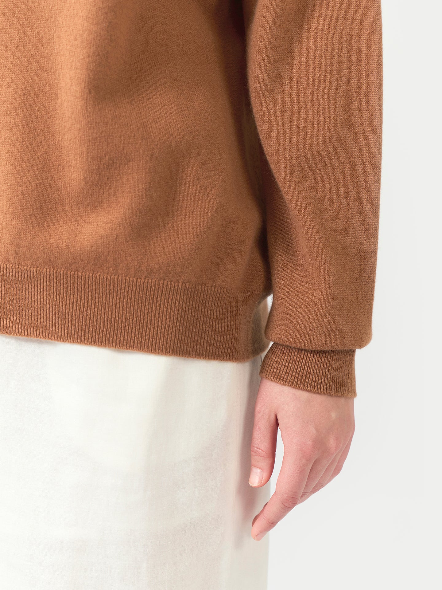 Essential Cashmere V-Neck Sweater