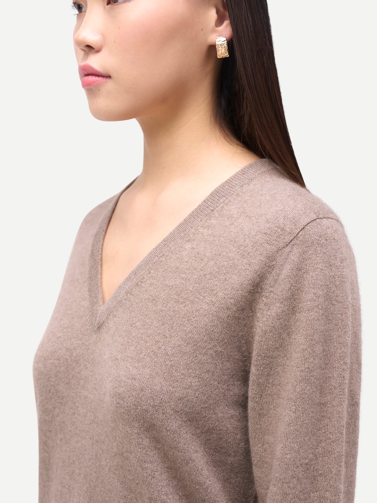 Women's Classic Cashmere V-Neck Sweater Taupe | GOBI Cashmere