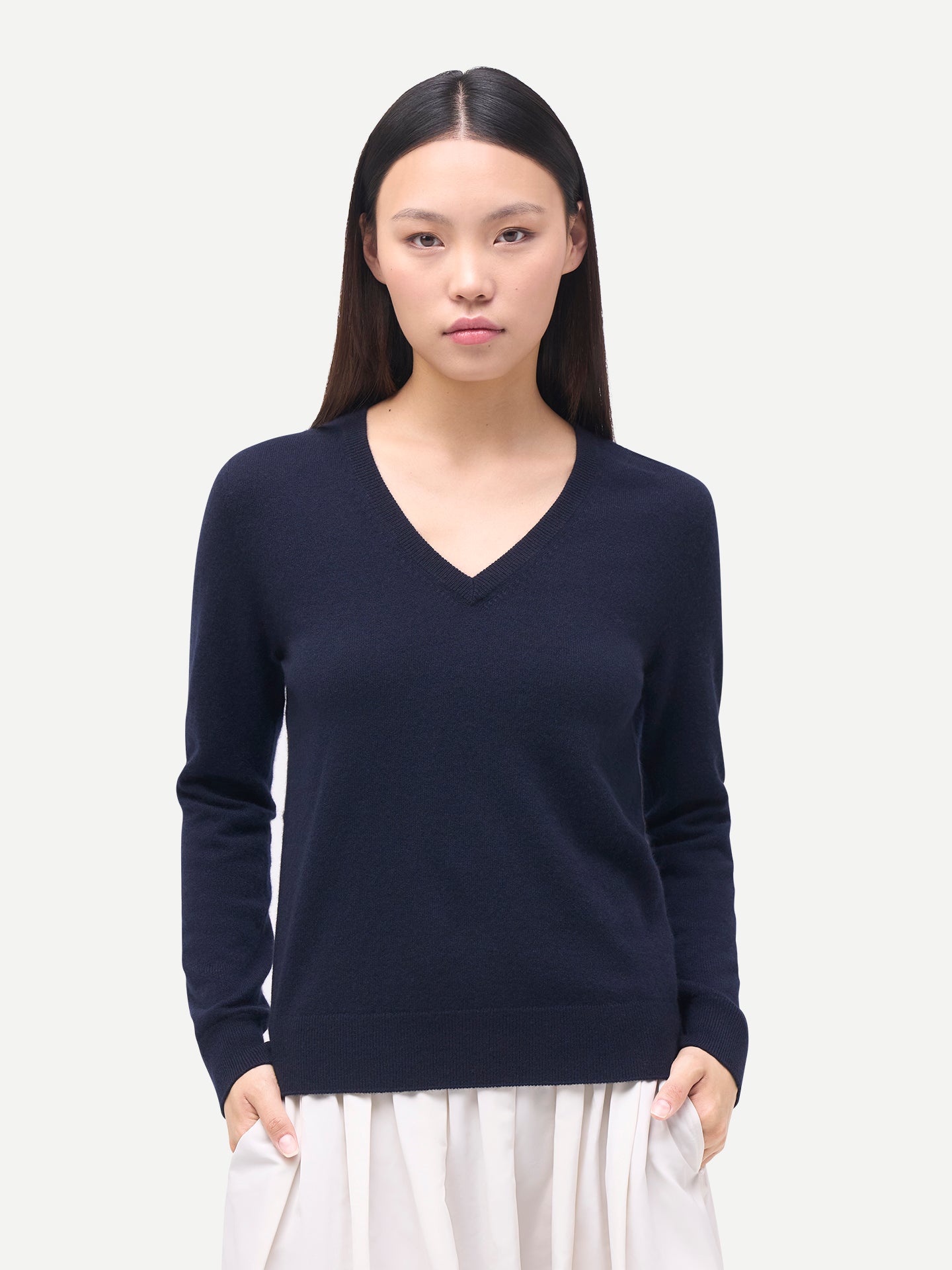 Women's Classic Cashmere V-Neck Sweater Navy Blazer| GOBI Cashmere