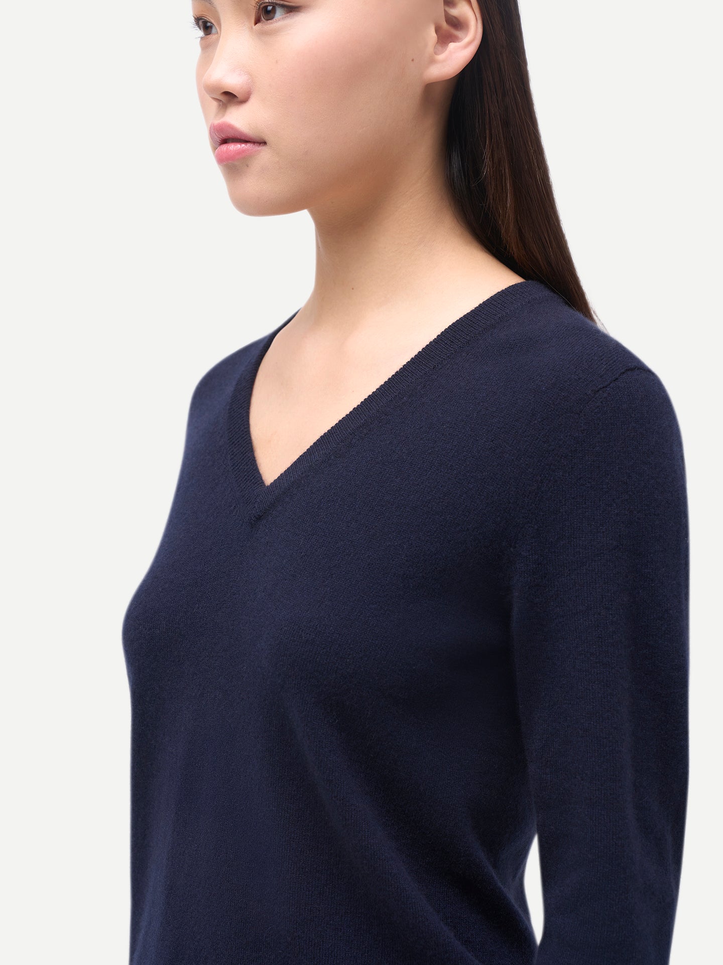 Women's Classic Cashmere V-Neck Sweater Navy Blazer| GOBI Cashmere