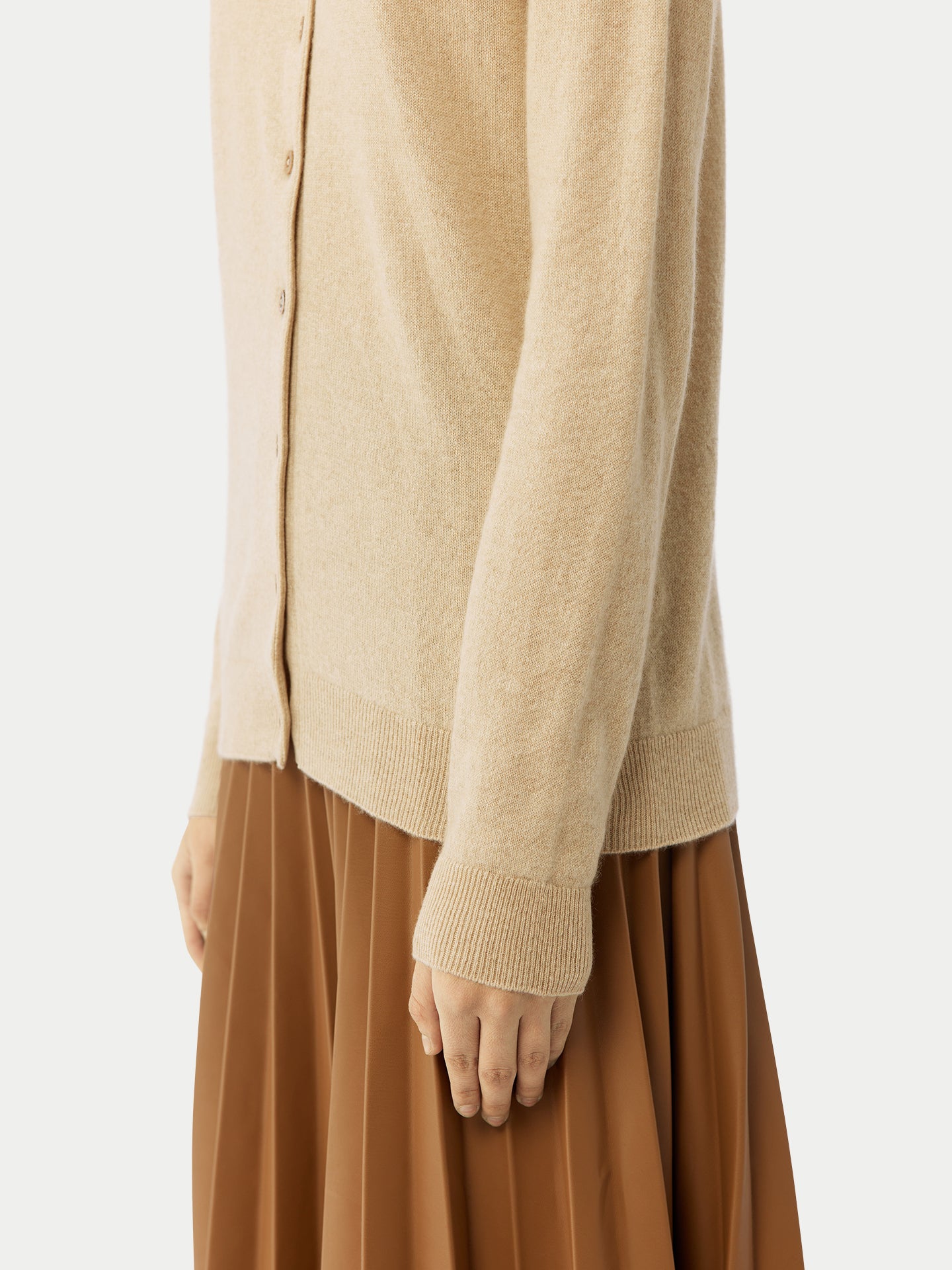 Women's Cashmere Crew Neck Cardigan Beige - Gobi Cashmere