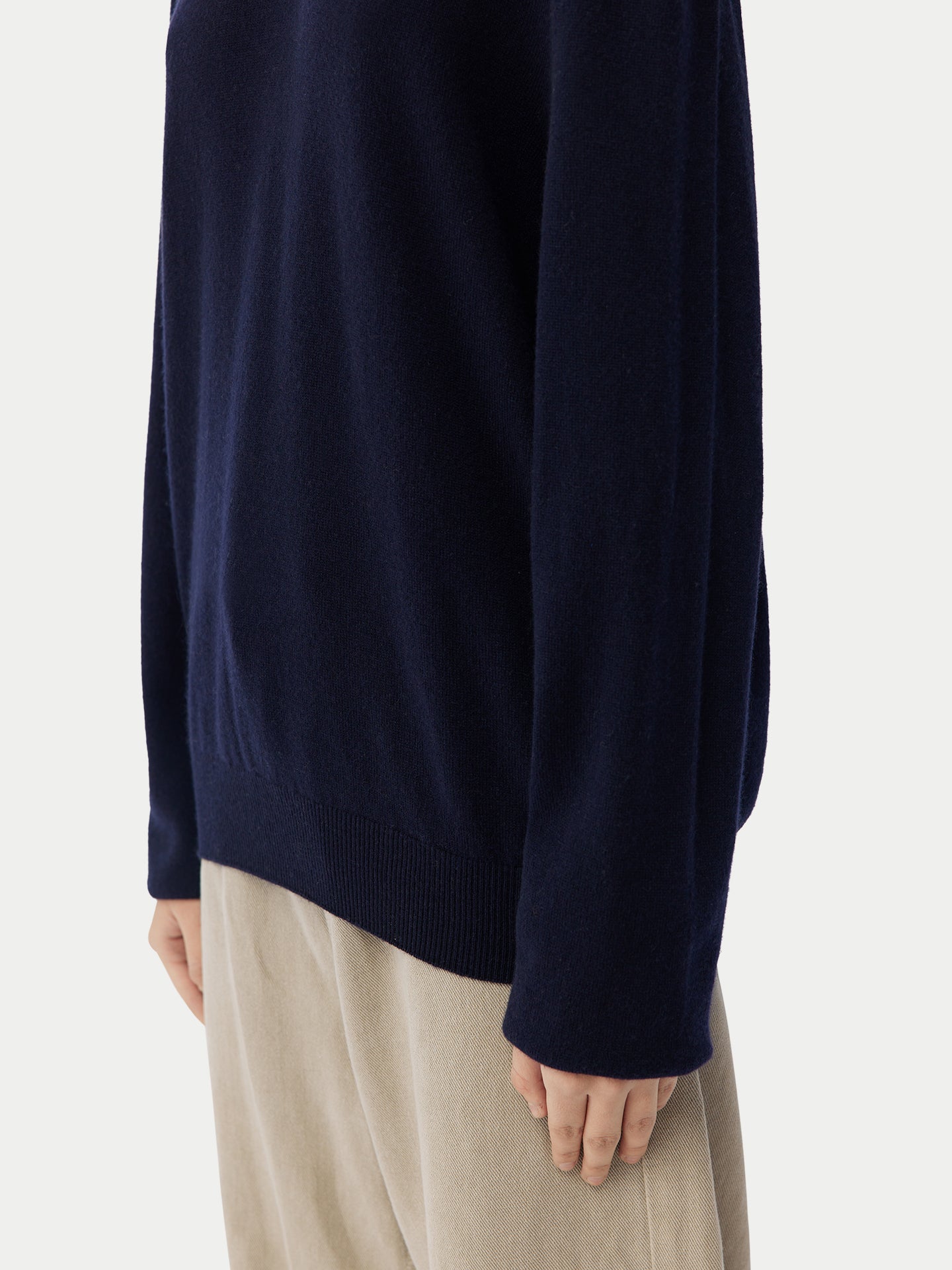 Women's  Essential Cashmere V-Neck Sweater Navy - Gobi Cashmere