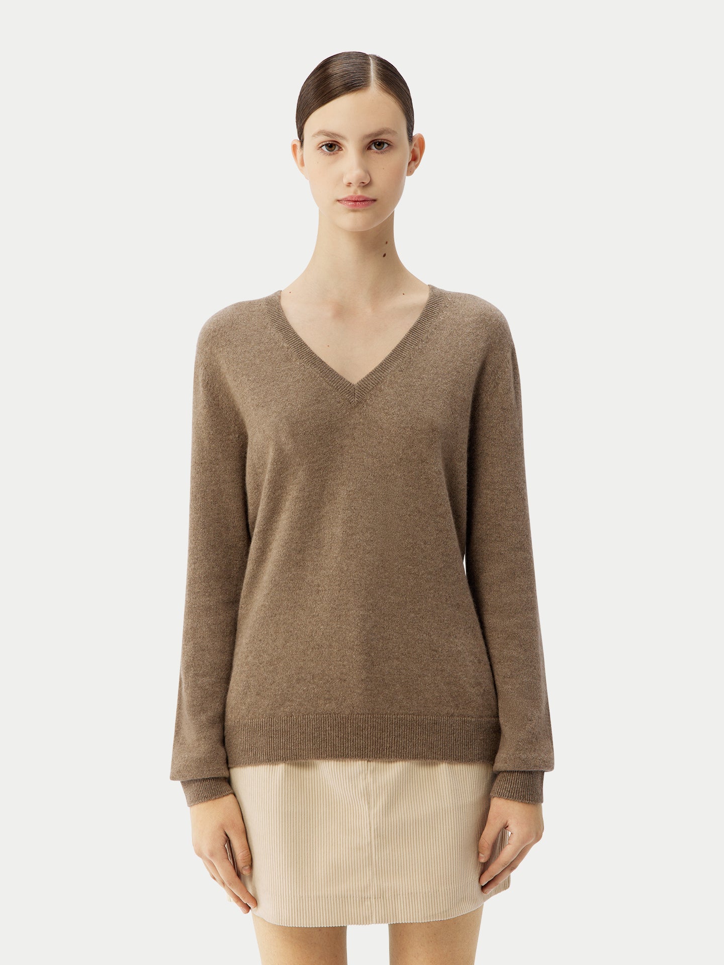 Women's Cashmere V-Neck Sweater Taupe- Gobi Cashmere