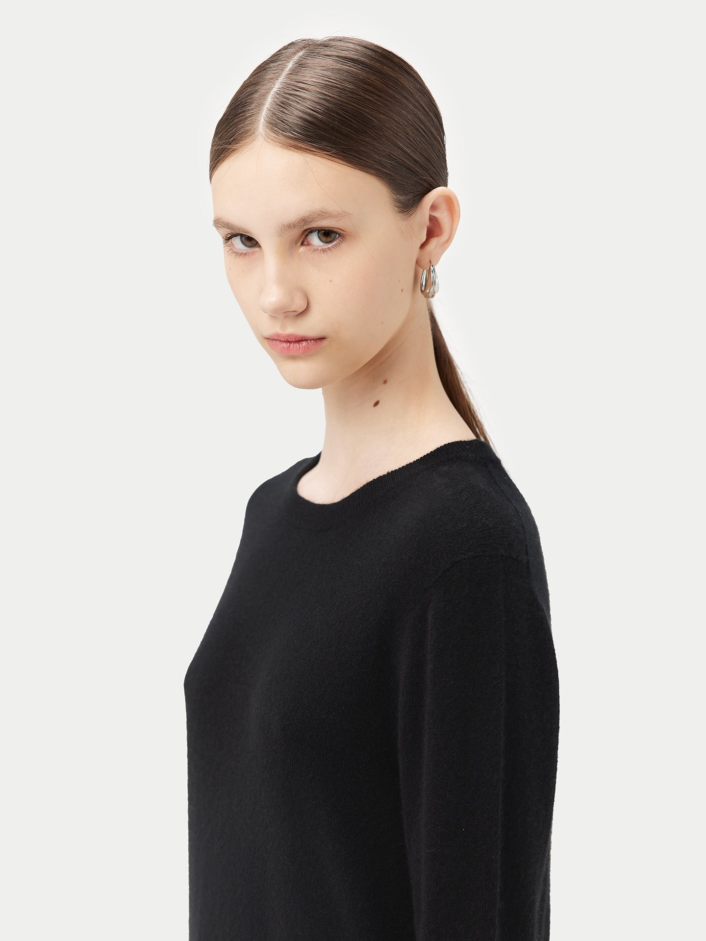 Women's Cashmere Basic Crew Neck Sweater Black - Gobi Cashmere