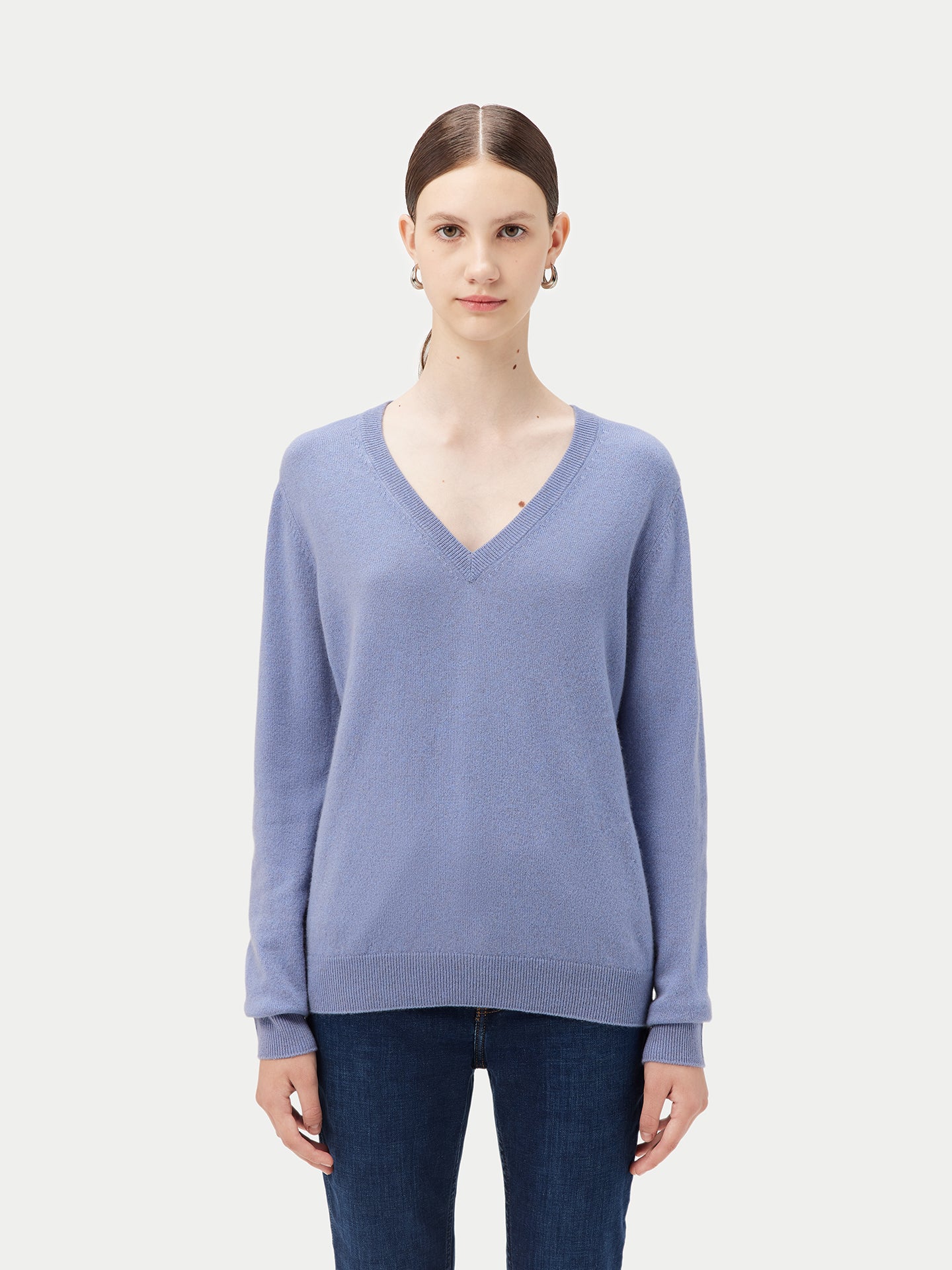 Women's Basic Cashmere V-Neck Sweater English Manor - Gobi Cashmere