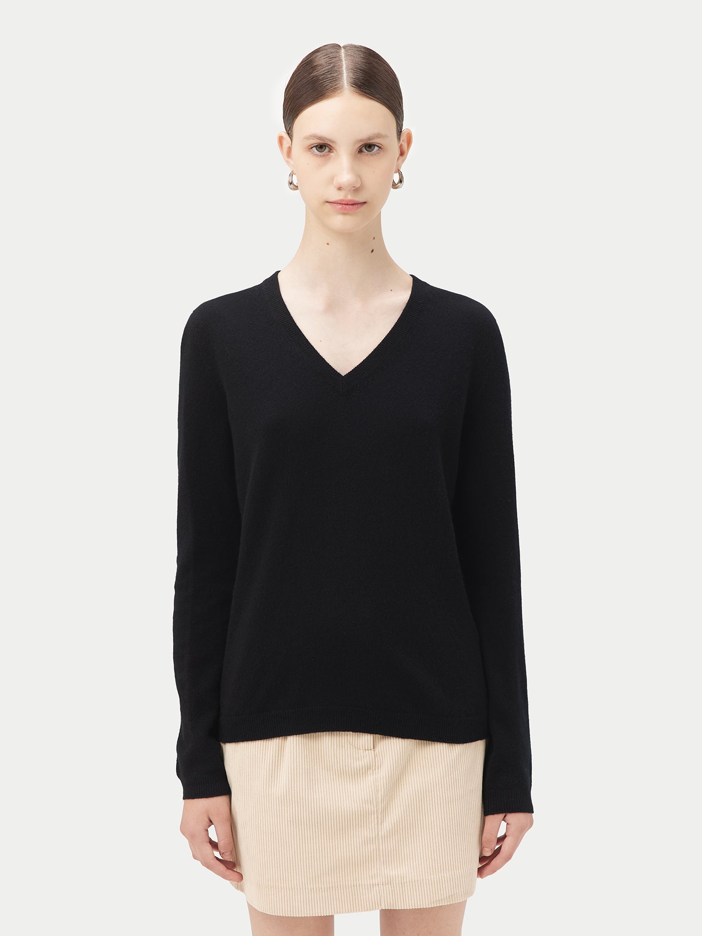 Women's Cashmere Basic V-Neck Sweater Black - Gobi Cashmere