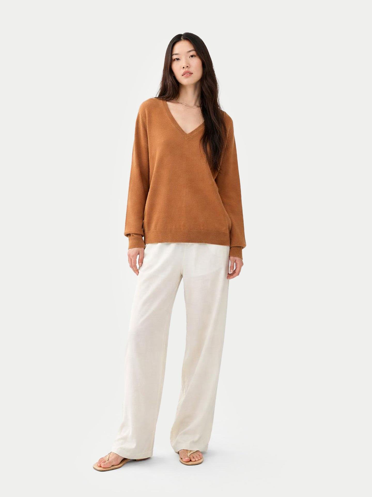 Essential Cashmere V-Neck Sweater Chipmunk - Gobi Cashmere
