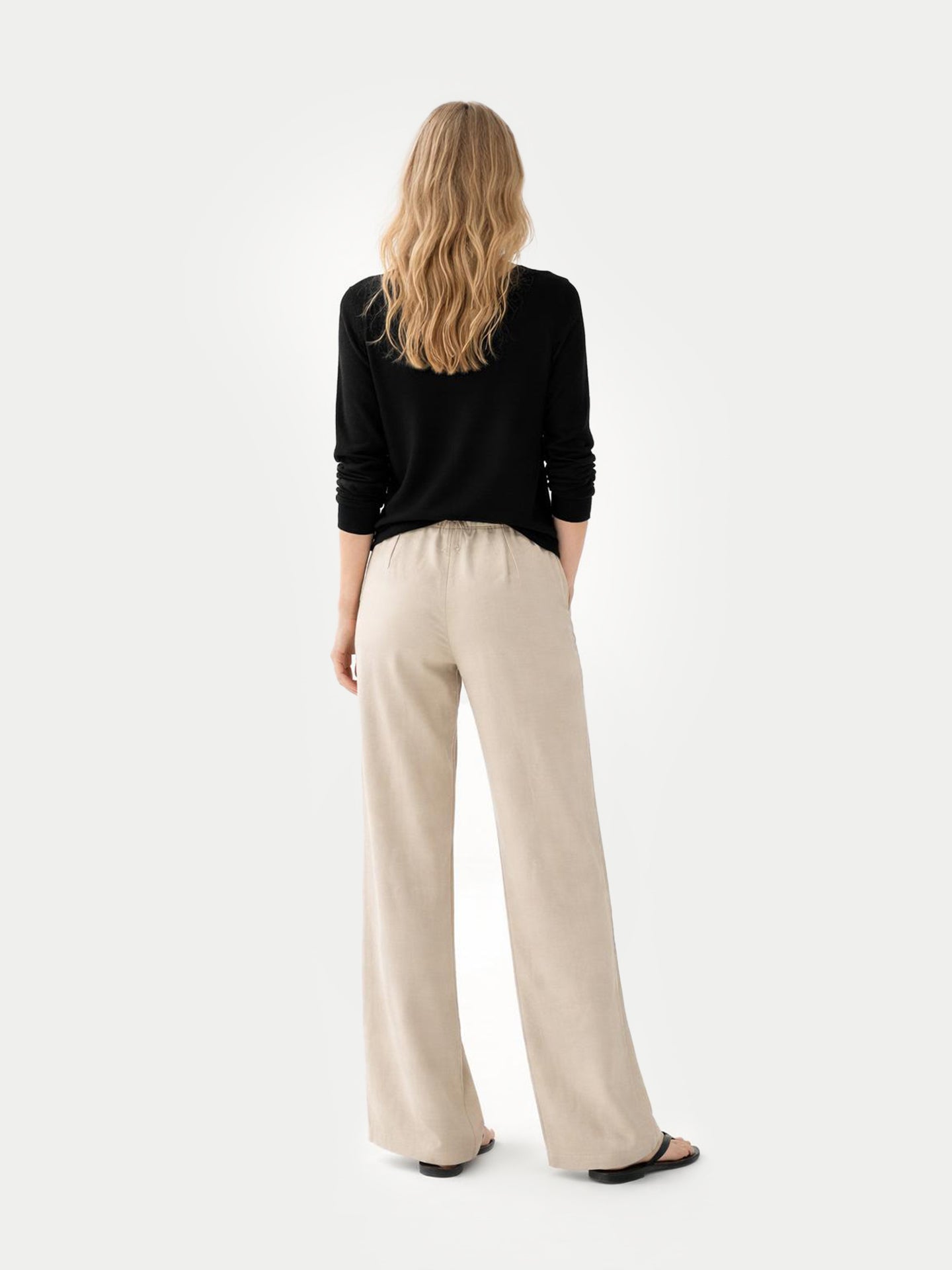 Essential Cashmere V-Neck Sweater Black - Gobi Cashmere