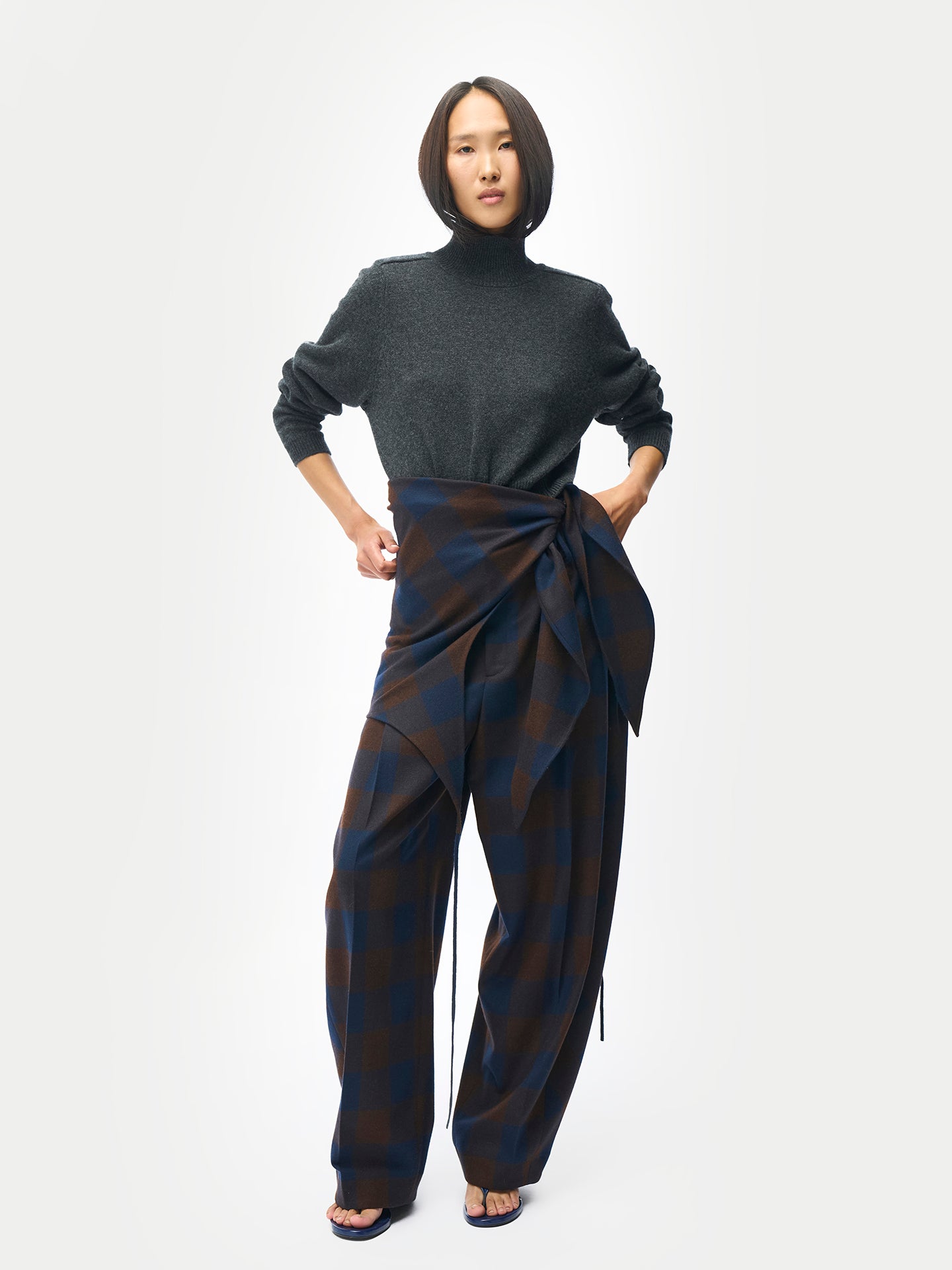 Cropped High-Neck Cashmere Sweater