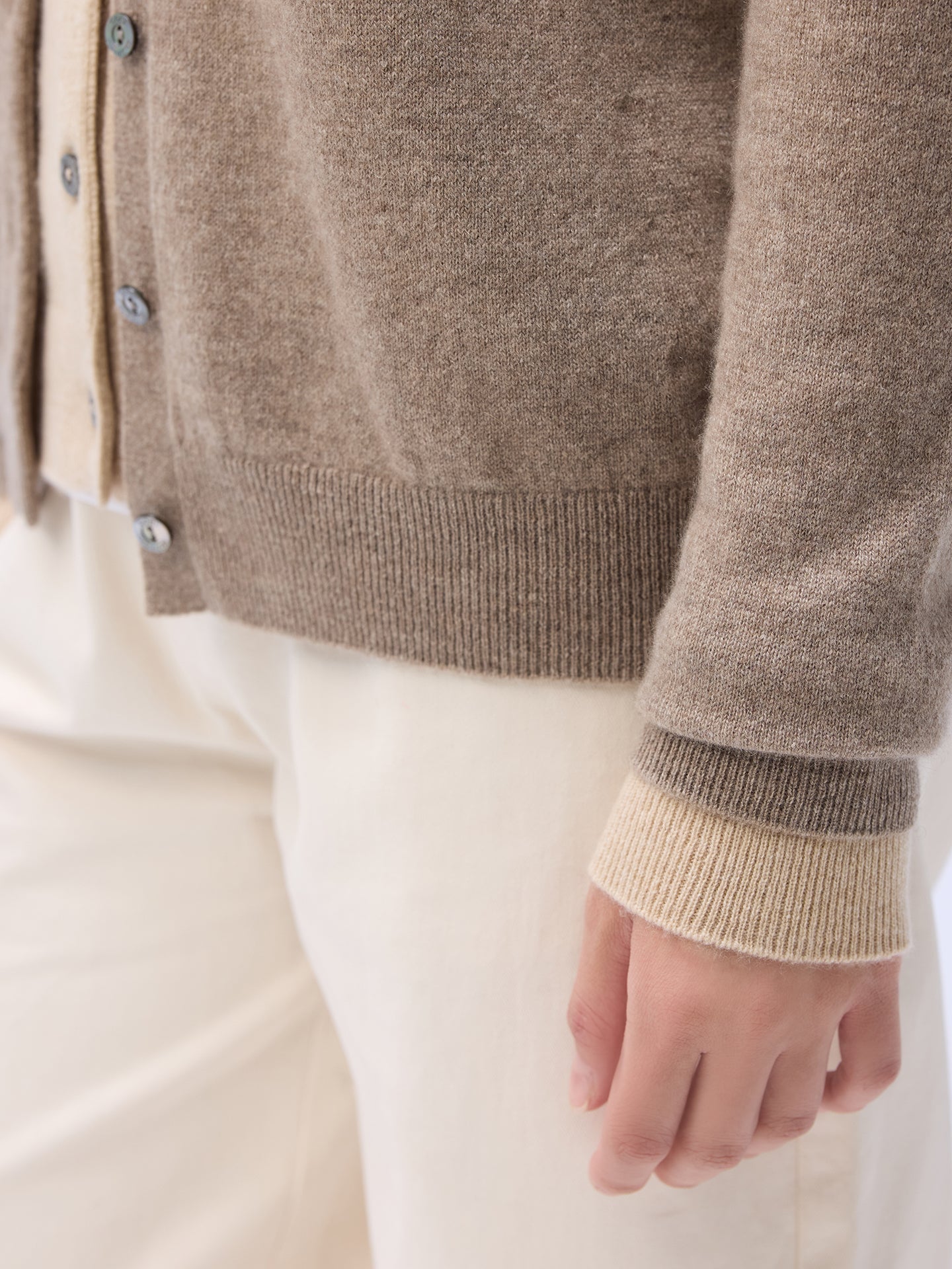 Kardigan kaszmirowy z okrągłym dekoltem    