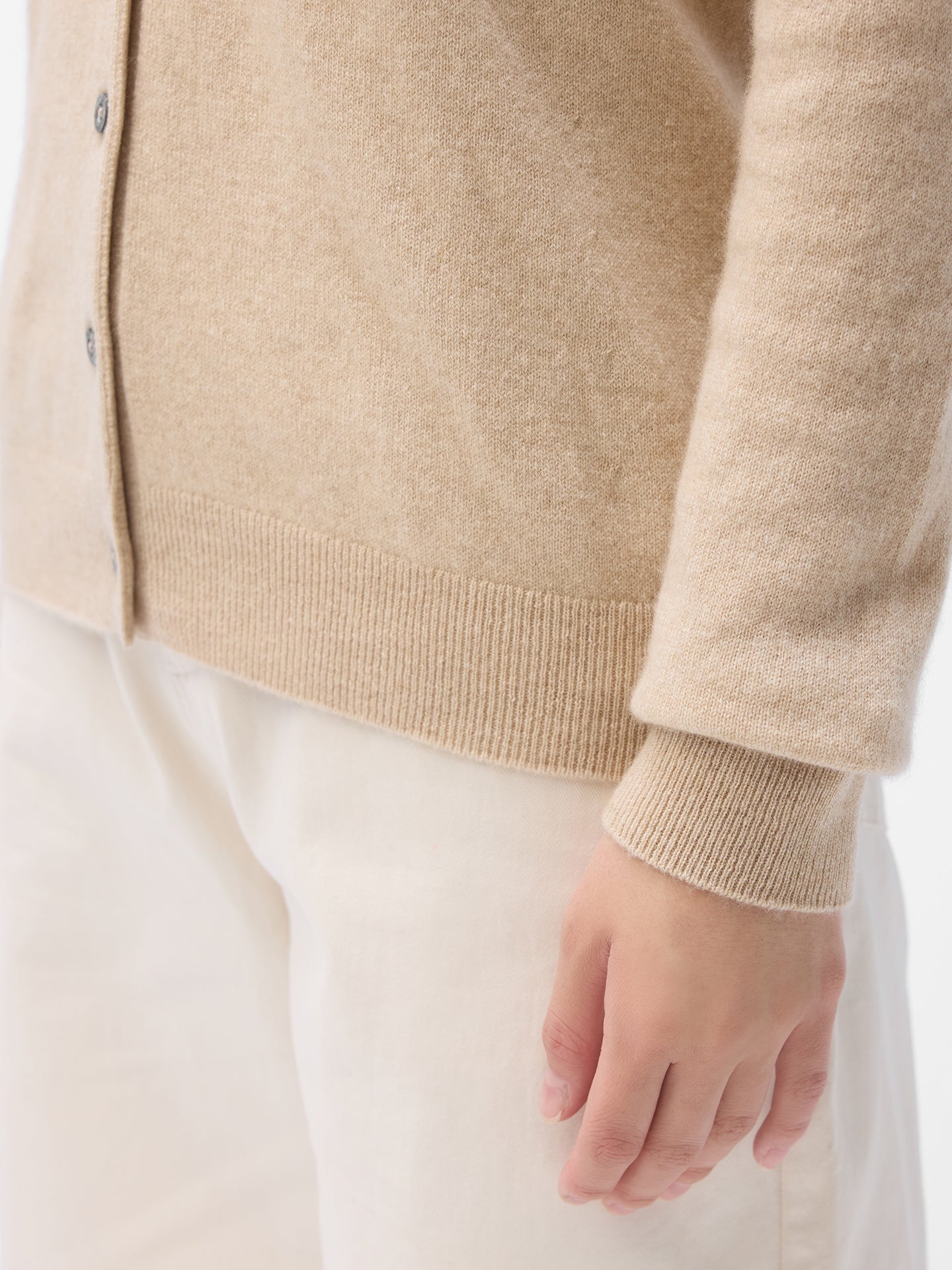 Kardigan kaszmirowy z okrągłym dekoltem    