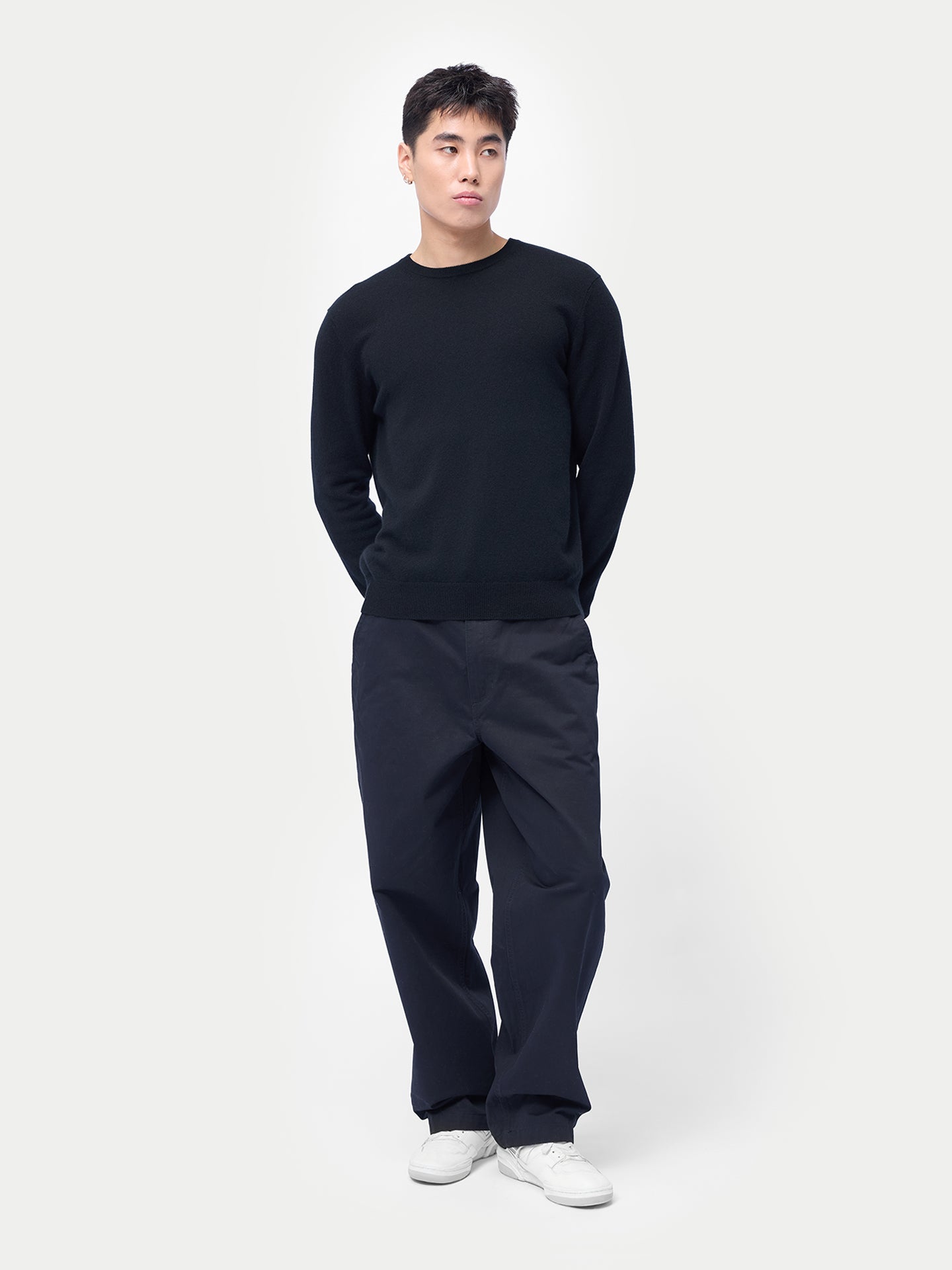 Základní kašmírový svetr s kulatým výstřihem