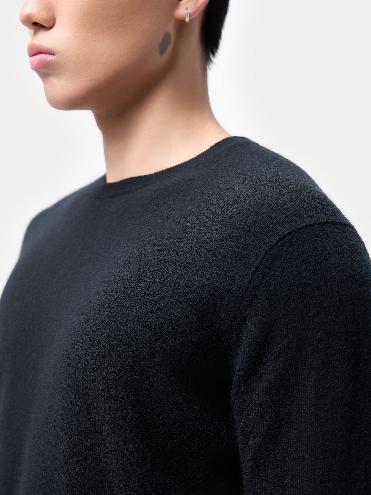 Základní kašmírový svetr s kulatým výstřihem