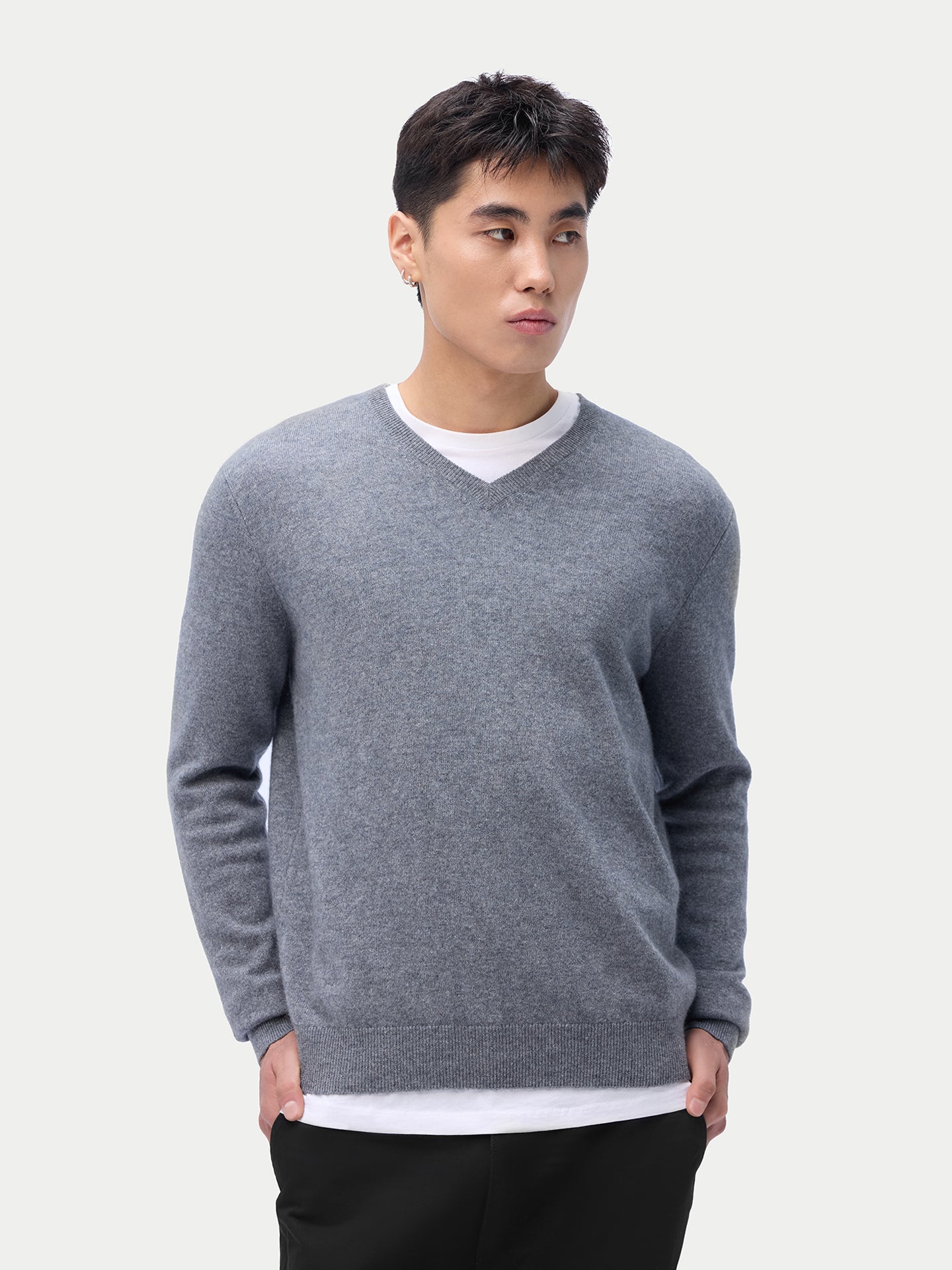 Essential V-Neck Cashmere Sweater