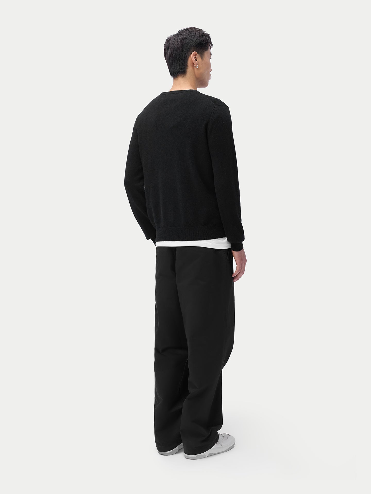 Základní kašmírový svetr s výstřihem do V