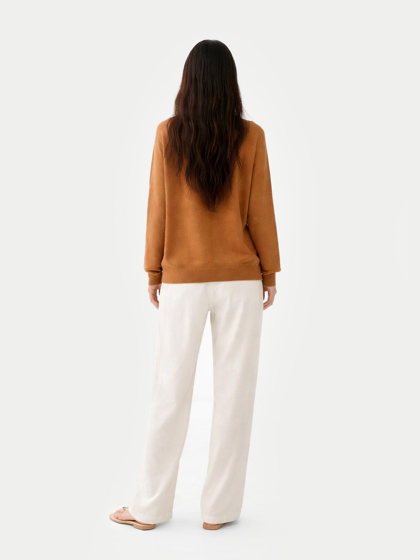 Essential Cashmere V-Neck Sweater Chipmunk - Gobi Cashmere