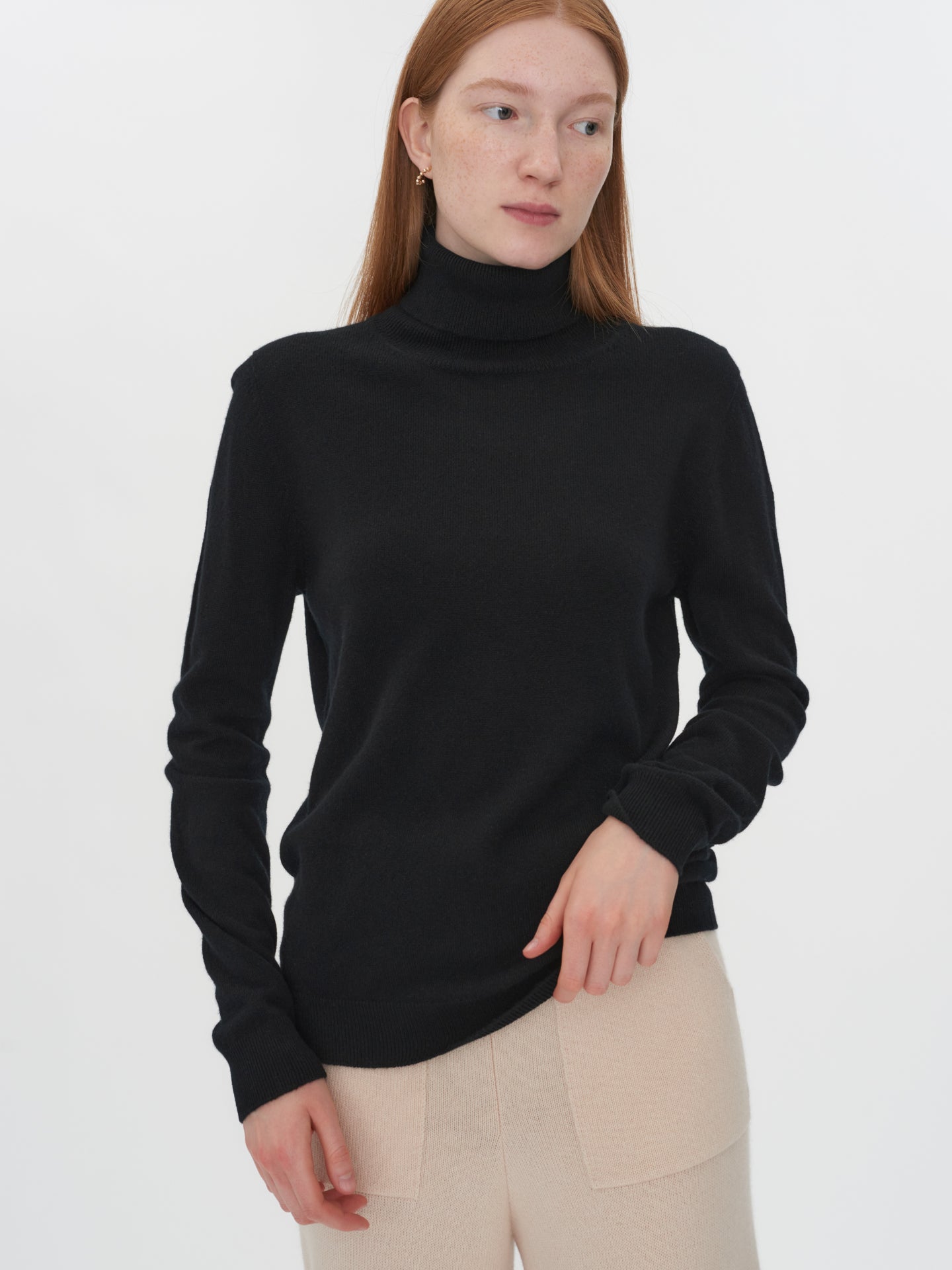 Women's Cashmere Basic Turtle Neck Sweater Black - Gobi Cashmere