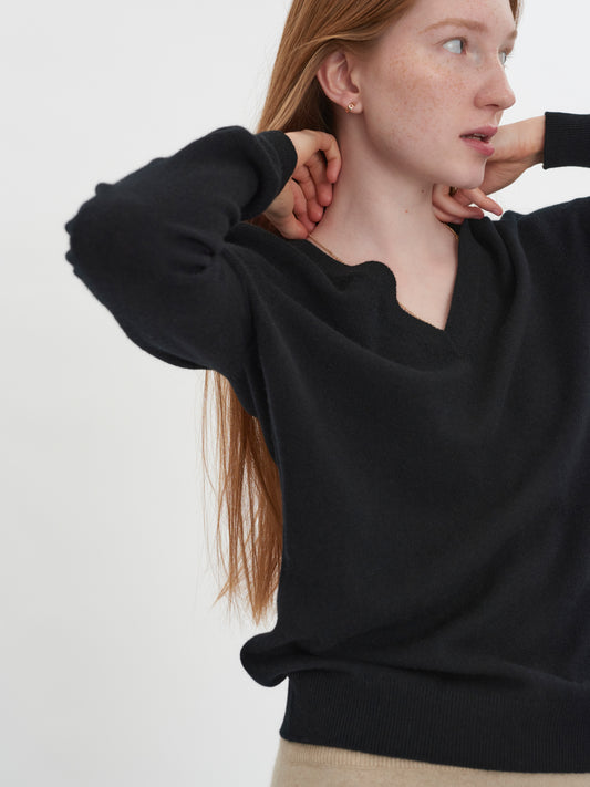 Women's Cashmere Basic V-Neck Sweater Black - Gobi Cashmere