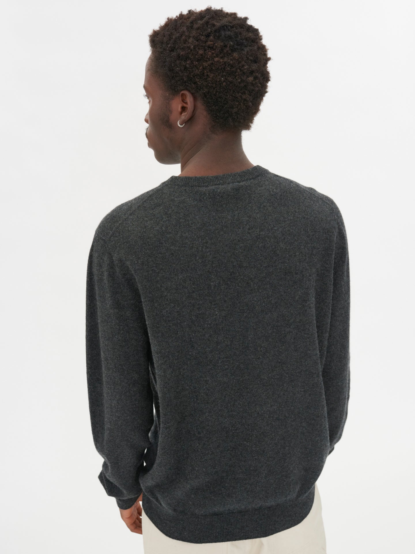 Men's Cashmere Basic Crew Neck Sweater Charcoal - Gobi Cashmere