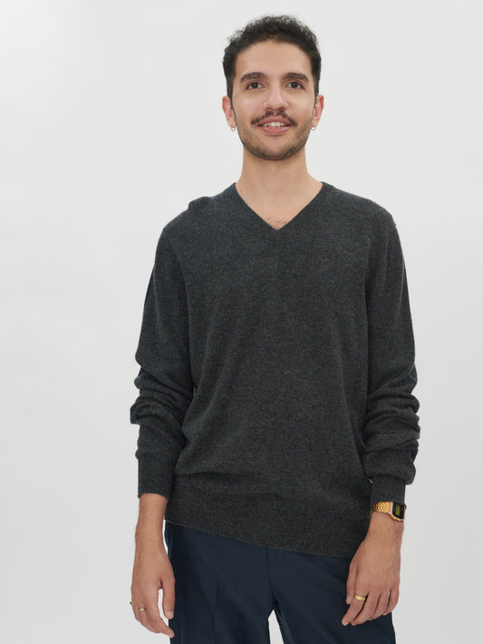 Men's Cashmere Basic V-Neck Sweater Charcoal - Gobi Cashmere