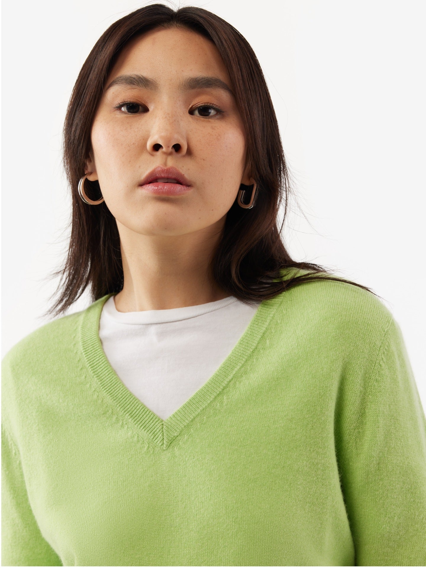 Women's Cashmere Basic V-Neck Jade Lime - Gobi Cashmere