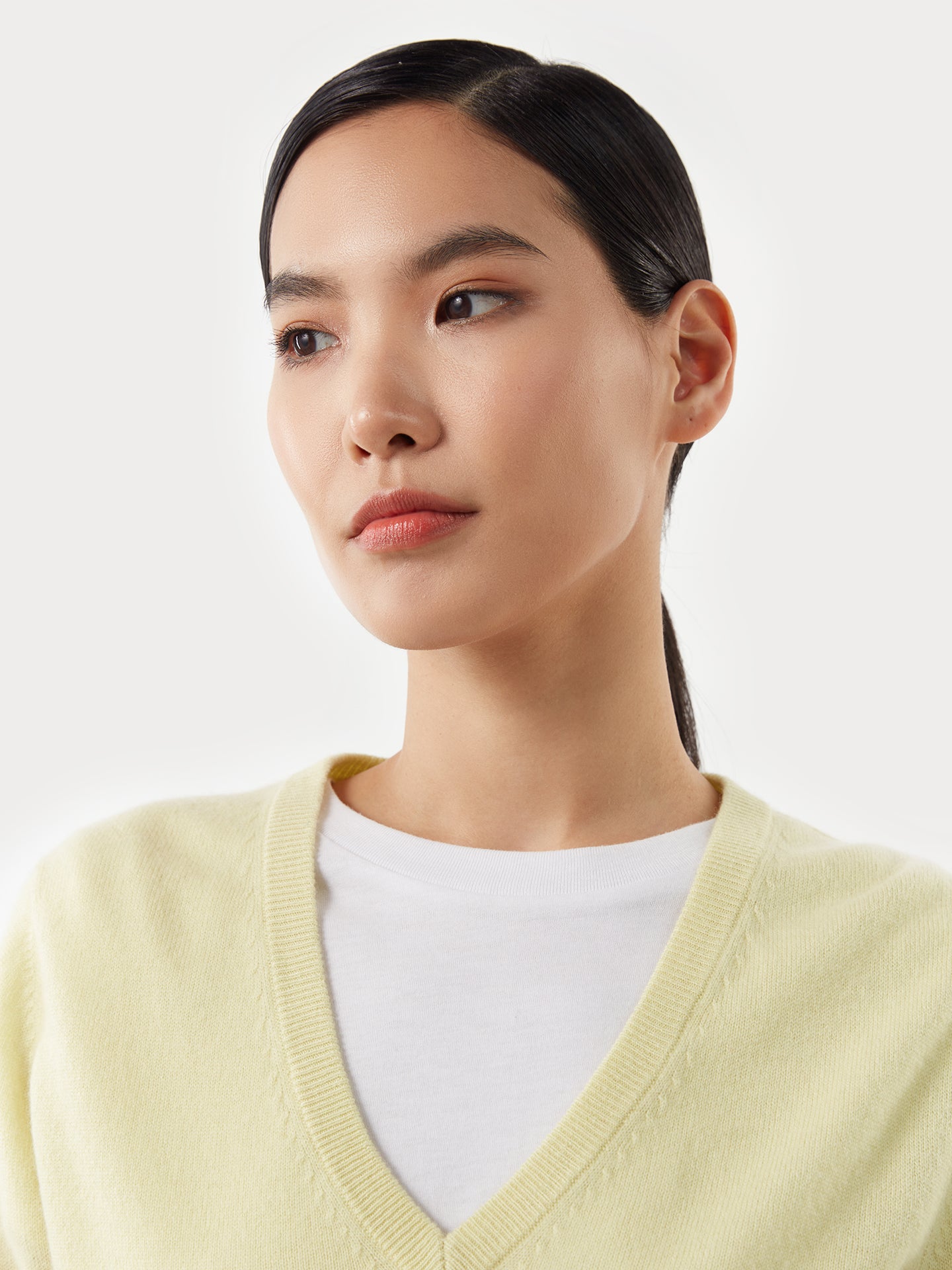 Women's Cashmere Basic V-Neck Sweater Tender Yellow - Gobi Cashmere