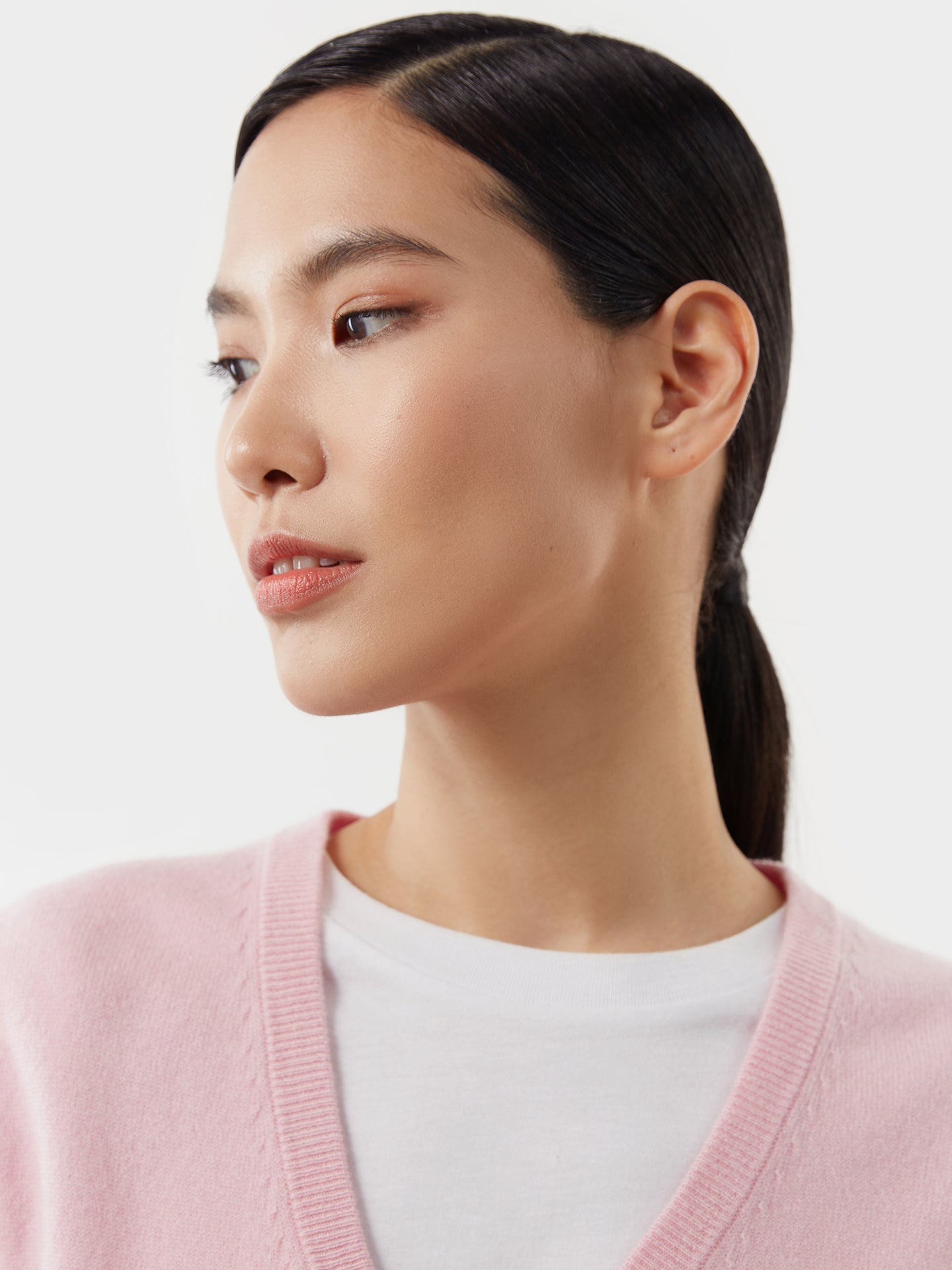 Women's Cashmere Basic V-Neck Sweater Almond Blossom - Gobi Cashmere