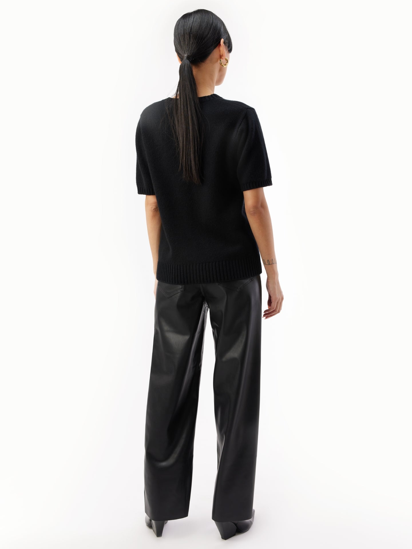 Women's Cashmere C-Neck T-Shirt Black - Gobi Cashmere